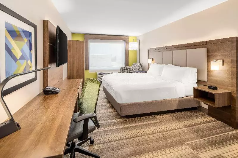 اتاق استاندارد با تخت بزرگ, Holiday Inn Express Cruise Airport, An Ihg
