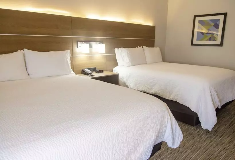 ２ダブルベッドのスタンダードルーム, Holiday Inn Express Marshfield   Springfield Area, An Ihg