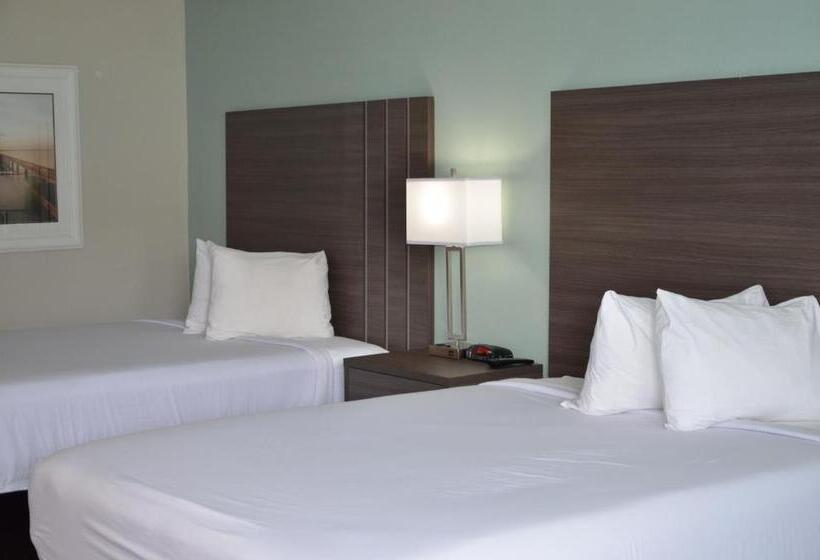 اتاق استاندارد با چشم‌انداز استخر, Opal Hotel & Suites
