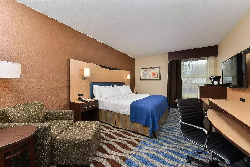 身障者適用キングサイズベッドルーム, Holiday Inn Cody   Convention Center, An Ihg