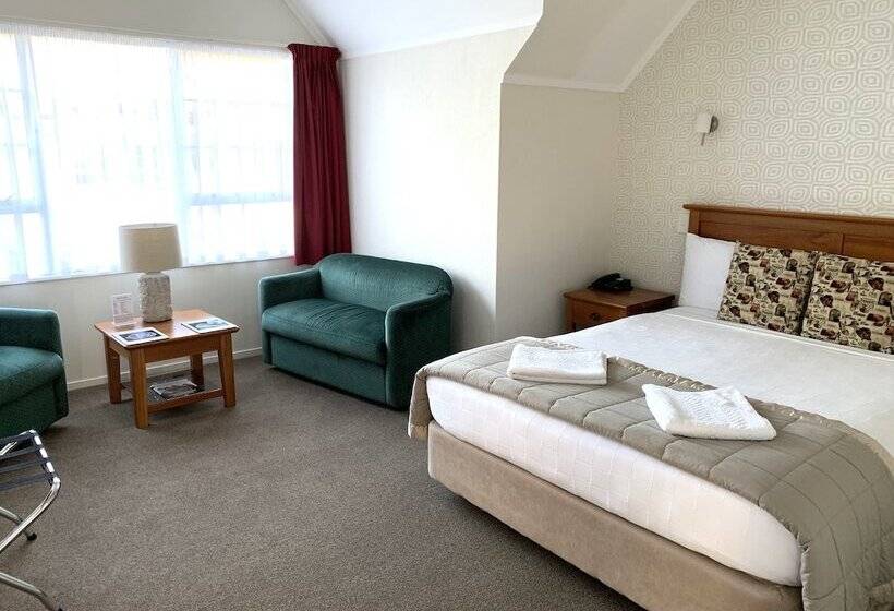 スタンダードスタジオ, Bucket Tree Lodge