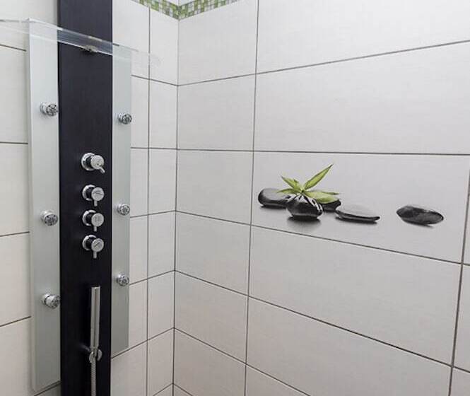 四人标准间, Au Dessus De Parady