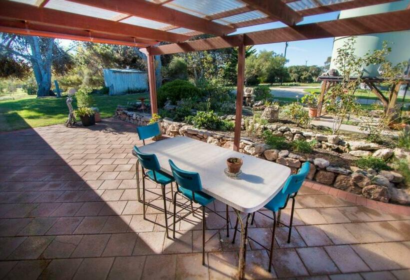 家庭间, Jury Road