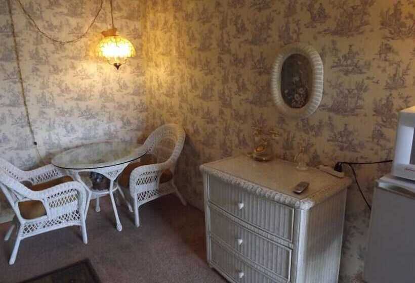 غرفة عائلية, Hari Holiday Motel