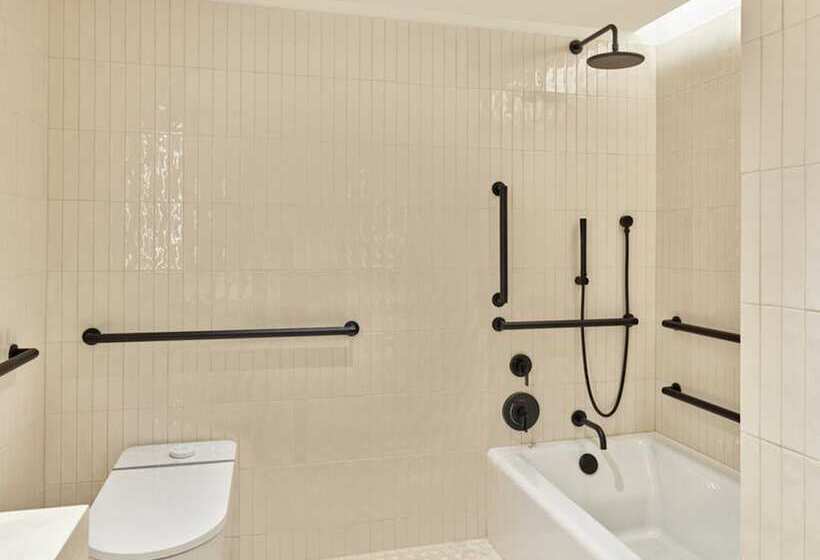 Номер Deluxe, Aka Alexandria