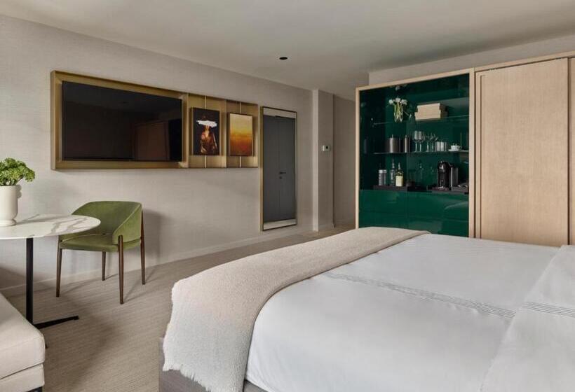 Quarto Deluxe Cama King, Aka Alexandria