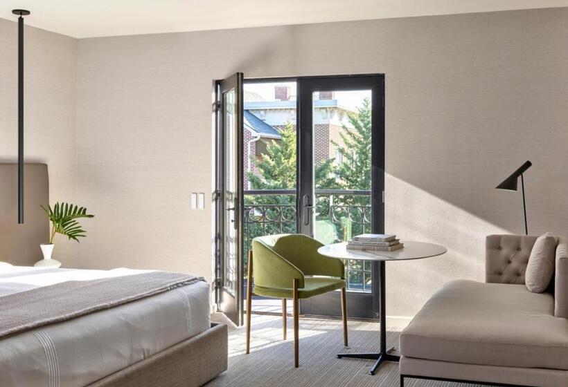 Quarto Estandar Cama King, Aka Alexandria