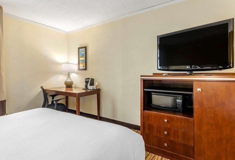 غرفه قياسيه سريرين مزدوجين, Comfort Inn Roanoke Civic Center
