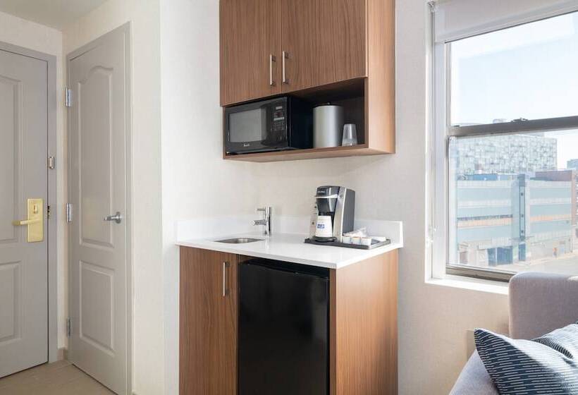 스위트, Holiday Inn Express & Suites Boston   Cambridge, An Ihg