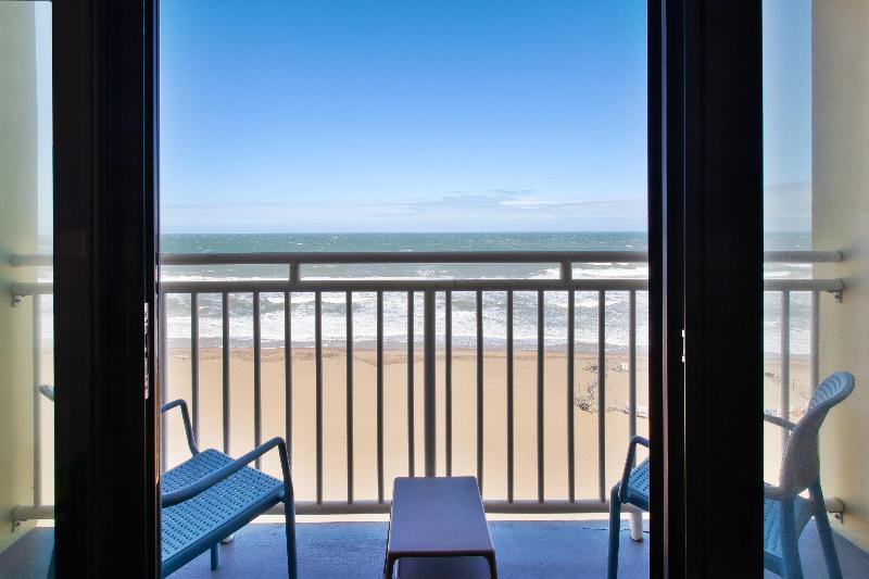 Номер Стандарт, Holiday Inn Express Hotel & Suites Virginia Beach Oceanfront, An Ihg