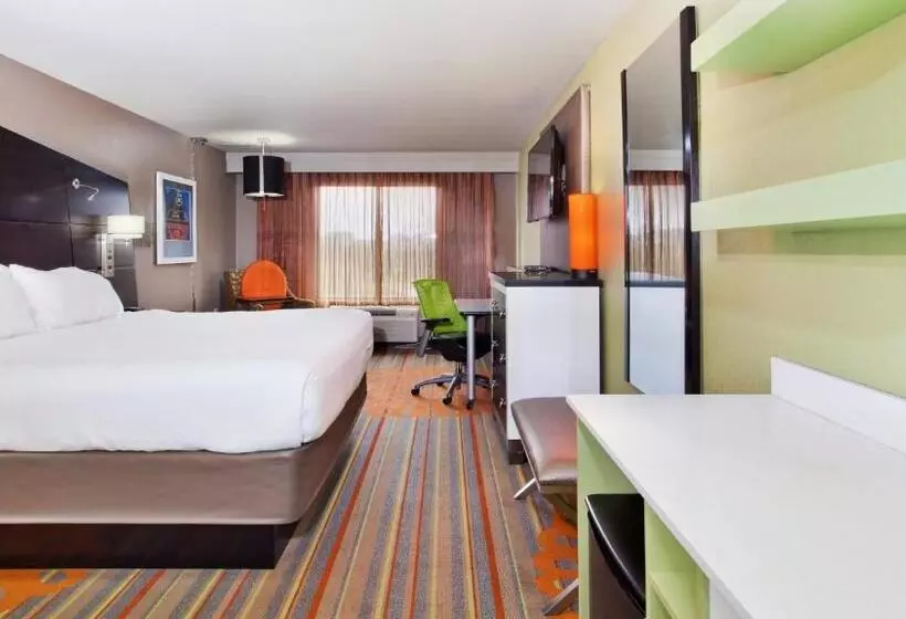 キングサイズベッドのスタンダードルーム, Holiday Inn Express Atlanta Galleria Ballpark Area, An Ihg