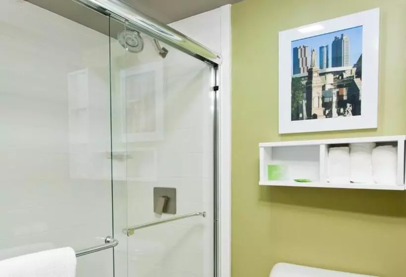 身障者適用キングサイズベッドルーム, Holiday Inn Express Atlanta Galleria Ballpark Area, An Ihg
