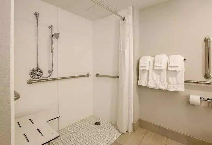 身障者適用スタンダードルーム, Holiday Inn Express Milwaukee   West Medical Center, An Ihg