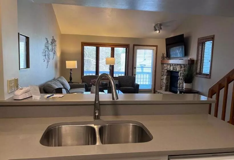 Villa 2 Makuuhuonetta, Homestead Suites Fish Creek