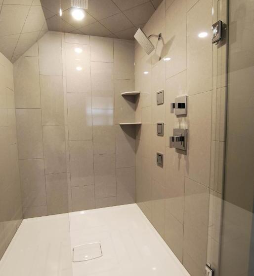 스위트, Homestead Suites   Fish Creek