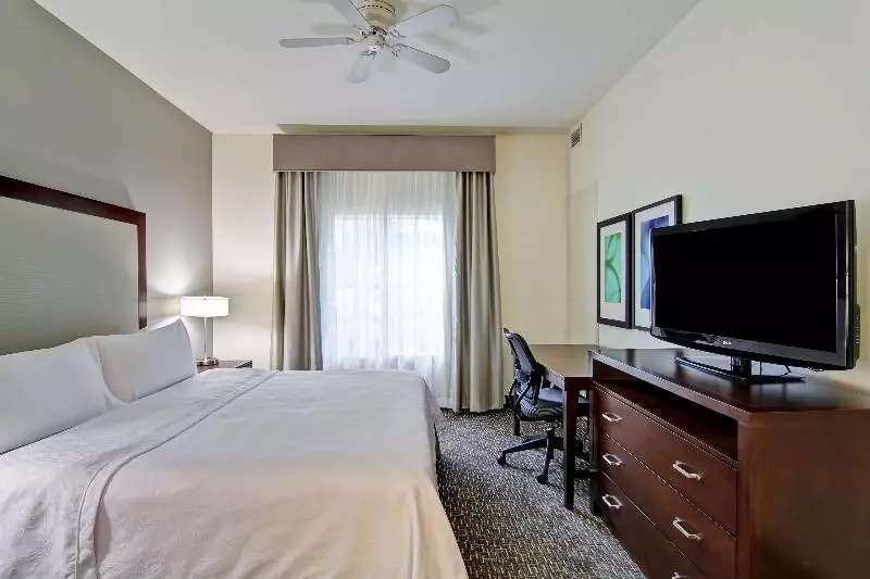 キングサイズベッドのスイートルーム, Homewood Suites By Hilton Newarkcranford