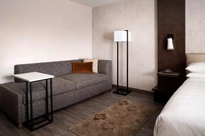 اتاق استاندارد با تخت بزرگ, Marriott Riverside At The Convention Center
