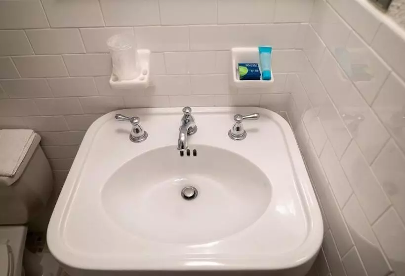 キングサイズベッドのスタンダードルーム, Holland Hotel Free Parking Jersey City