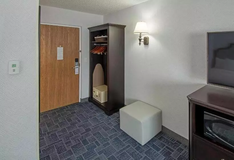 ２ダブルベッドのスタンダードルーム, Holland Hotel Free Parking Jersey City