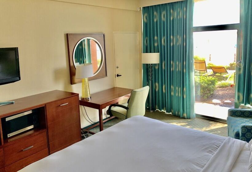 스탠다드 룸 더블 침대, Holiday Inn & Suites Virginia Beach   North Beach, An Ihg