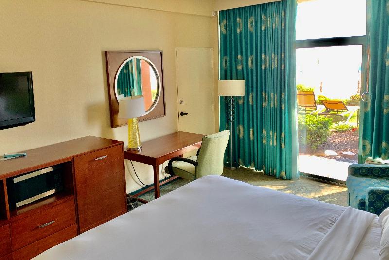 장애인을 위한 킹사이즈 침대 스탠다드 룸, Holiday Inn & Suites Virginia Beach   North Beach, An Ihg