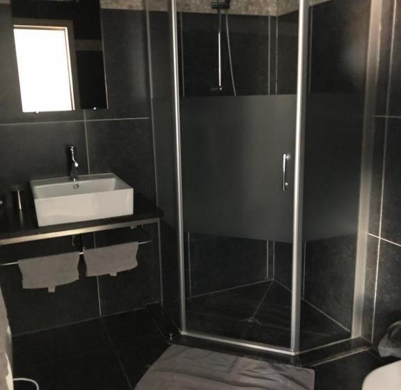 חדר סטנדרט, La Table D’auguste