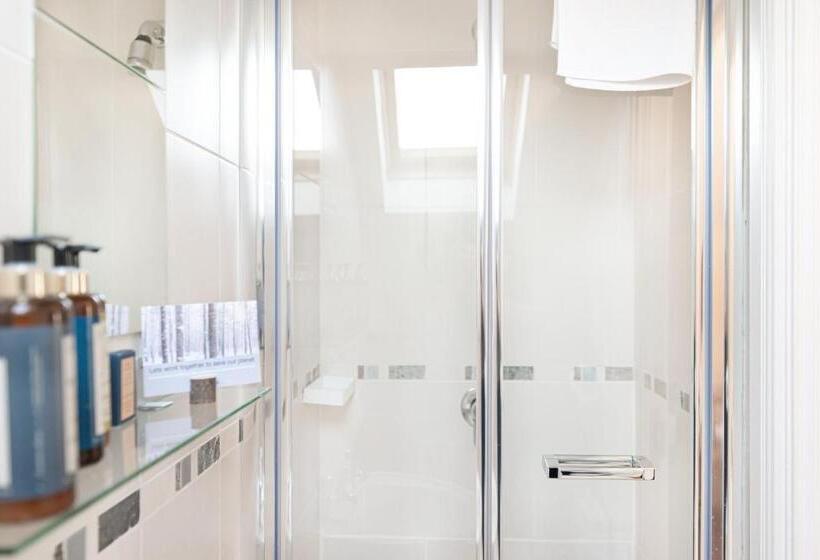 Chambre Familiale Deluxe, Caravogue House