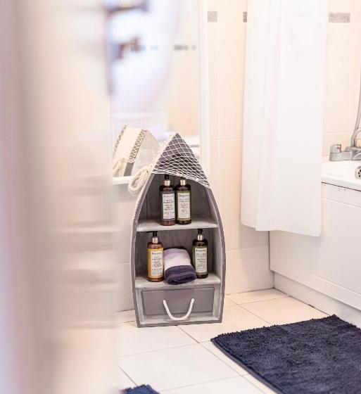 غرفة قياسية, Caravogue House