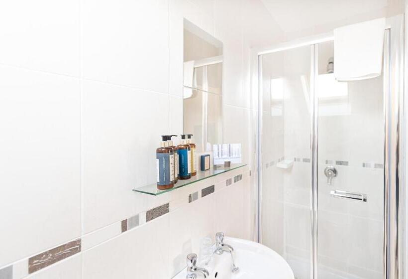 غرفة قياسية, Caravogue House