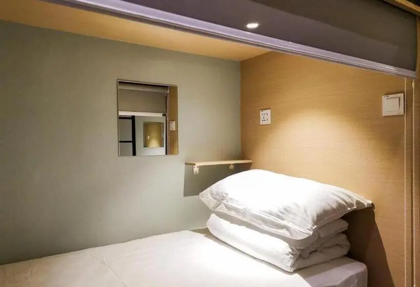 اتاق استاندارد یک نفره, Attrus By Lse   Hostel