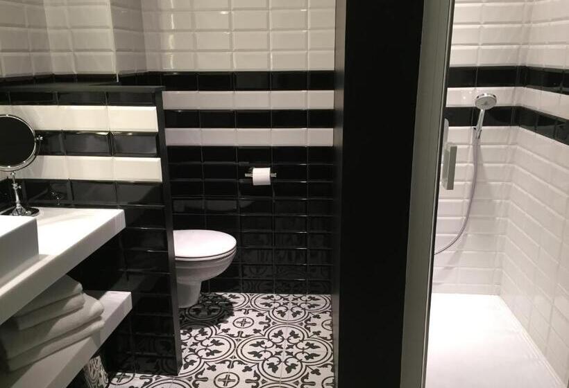 חדר סטנדרט, Ancienne Cure