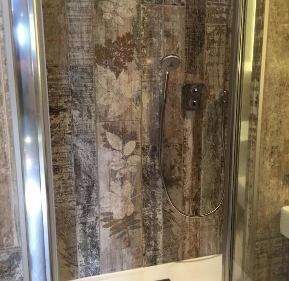 בקתה, Ancienne Cure