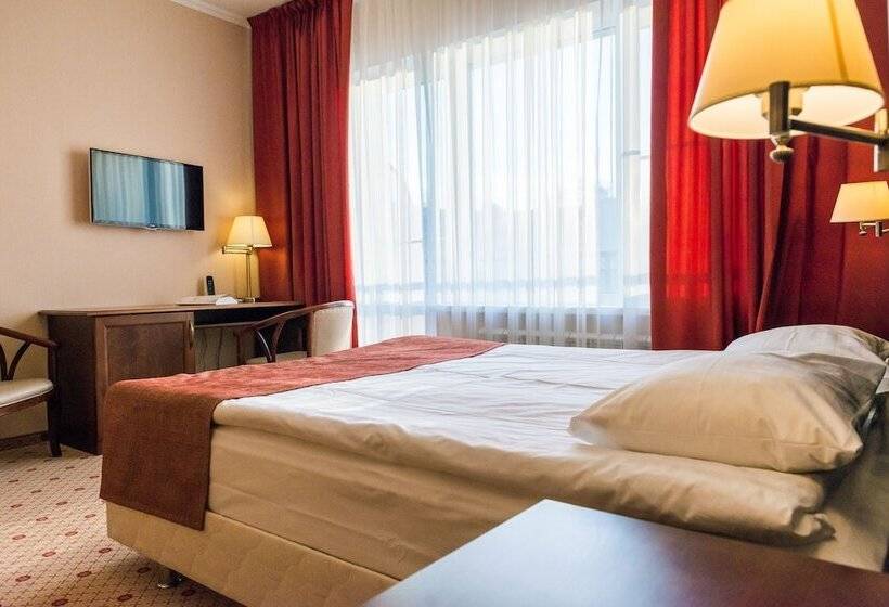 غرفة قياسية مزوَّدة بشُرفة, Provans