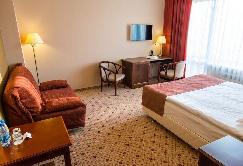 غرفة قياسية مزوَّدة بشُرفة, Provans