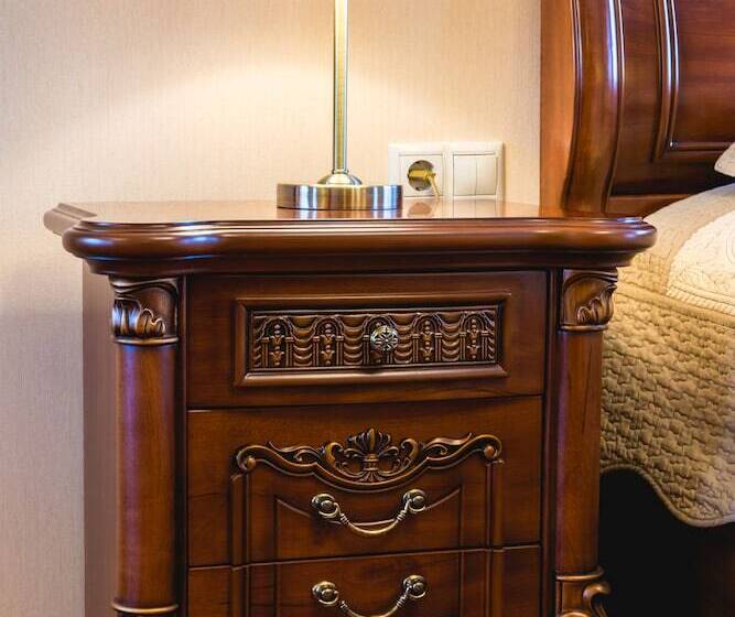 غرفة بيزنس, Provans