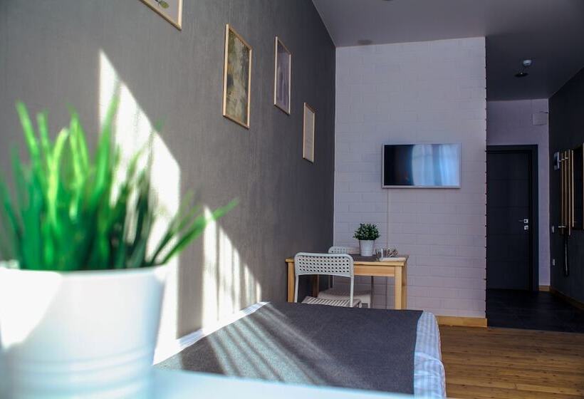 غرفة إقتصادية, Home