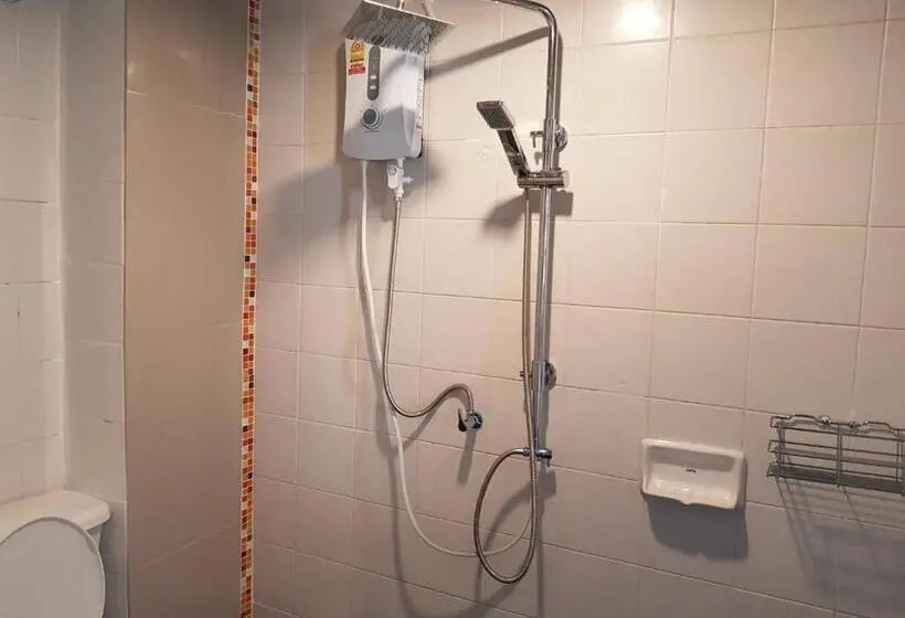 اتاق استاندارد یک نفره, Sleepcats Hostel