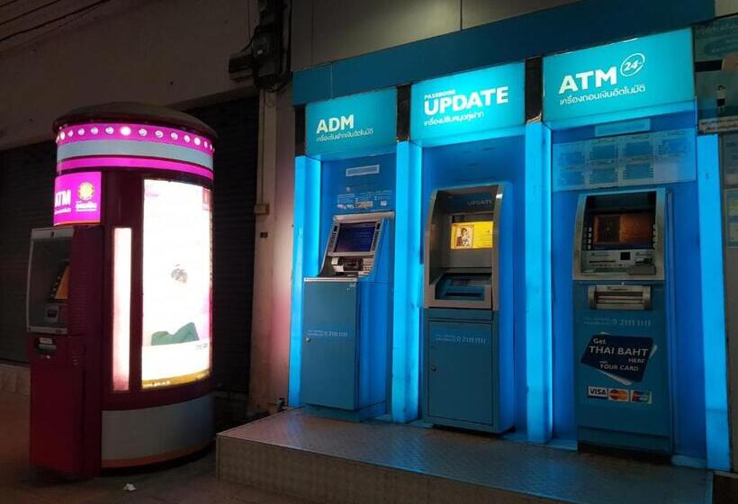 اتاق استاندارد یک نفره, Sleepcats Hostel