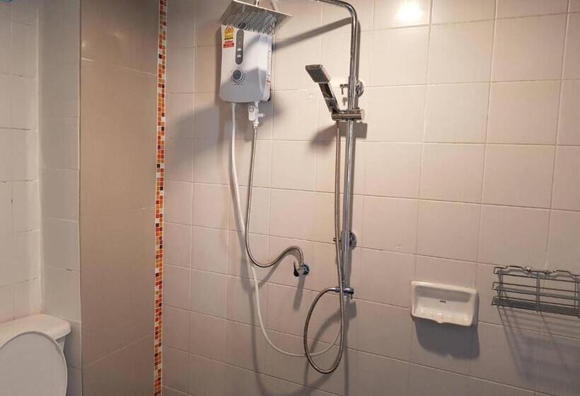 اتاق اکونومی, Sleepcats Hostel