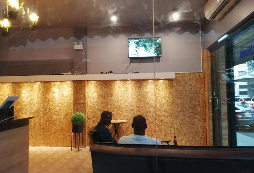 اتاق اکونومی, Sleepcats Hostel