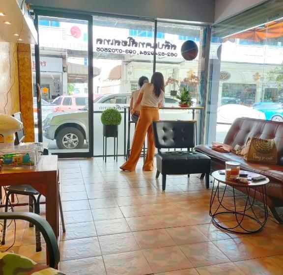اتاق استاندارد یک نفره, Sleepcats Hostel