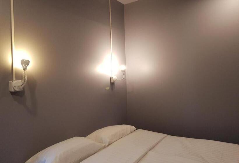 اتاق اکونومی, Sleepcats Hostel