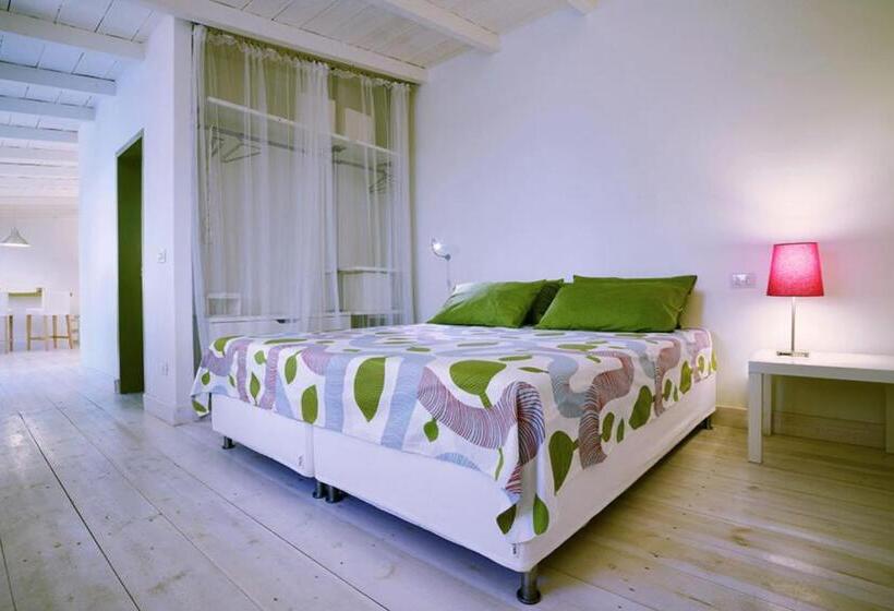 带大床的标准间, Quomorari