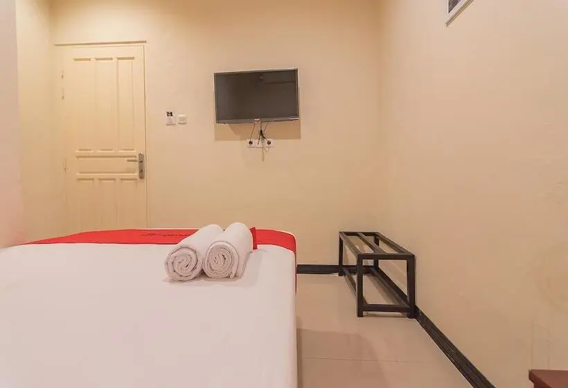 اتاق استاندارد یک نفره, Reddoorz At H Agus Salim Street Pontianak