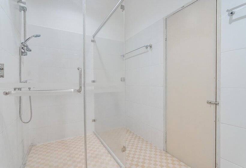 家庭间, Reddoorz At H Agus Salim Street Pontianak