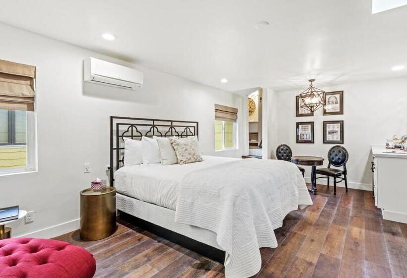 חדר דחוקס עם מיטת קינג, Bespoke Inn Flagstaff