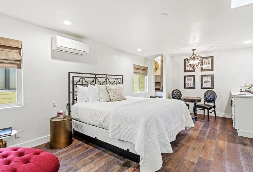 חדר דחוקס עם מיטת קינג, Bespoke Inn Flagstaff