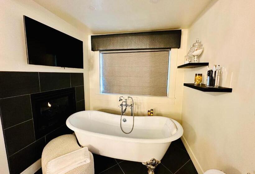 חדר דלוקס לארבעה, Bespoke Inn Flagstaff