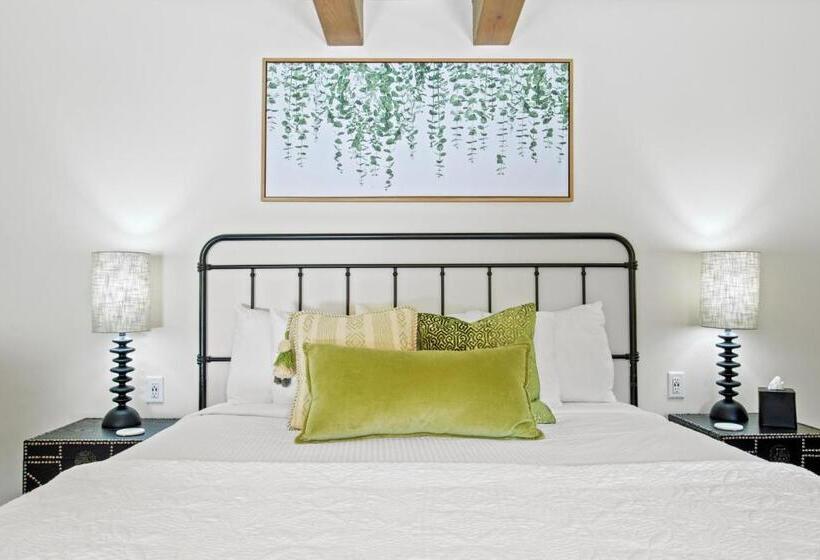 חדר דלוקס עם מיטת קינג, Bespoke Inn Flagstaff