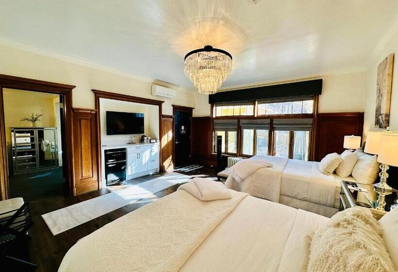 חדר דלוקס לארבעה, Bespoke Inn Flagstaff